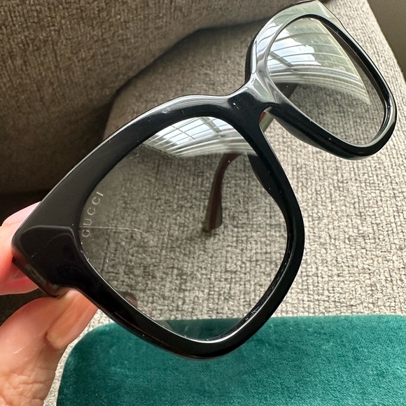 Oversized Gucci Sunglasses - Picture 3 of 8